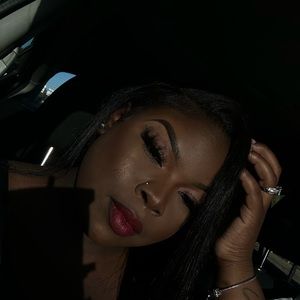 Meet your Posher, D’Nesha